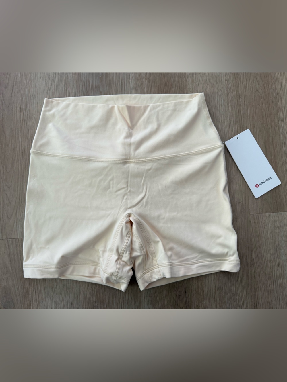 NWT Lululemon Align No Line HR Short 6” size 10